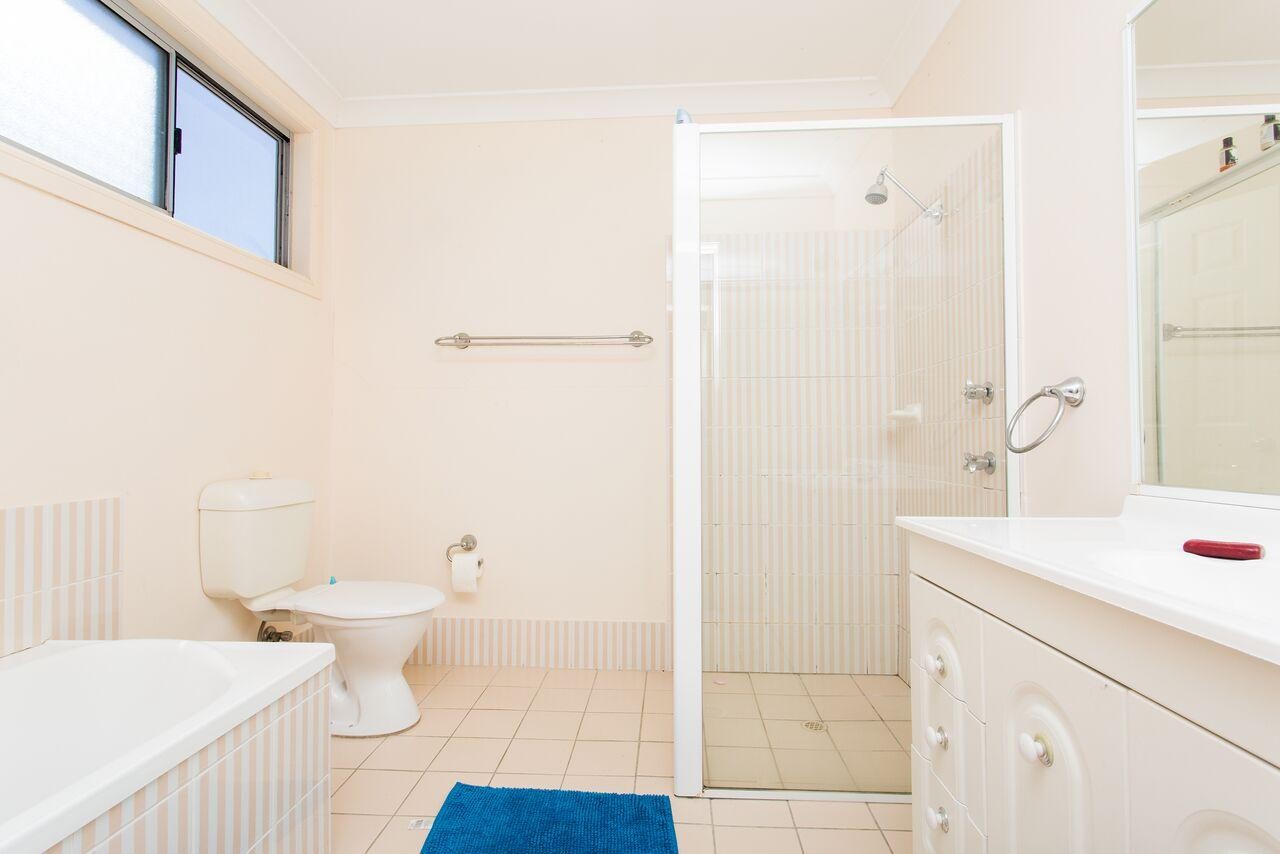 4/27 Aurora Place, Bateau Bay nsw 2261-2