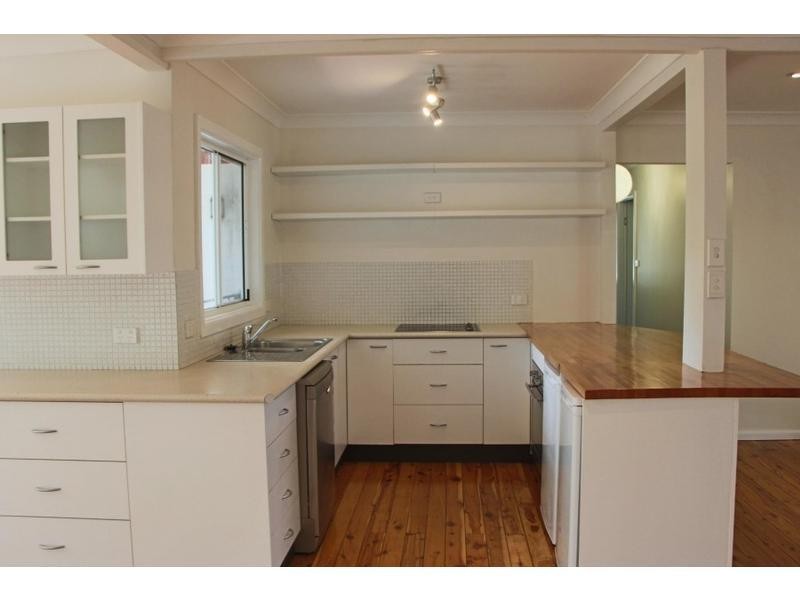 13 Old Tumbi Road, Wamberal  nsw  2260-2