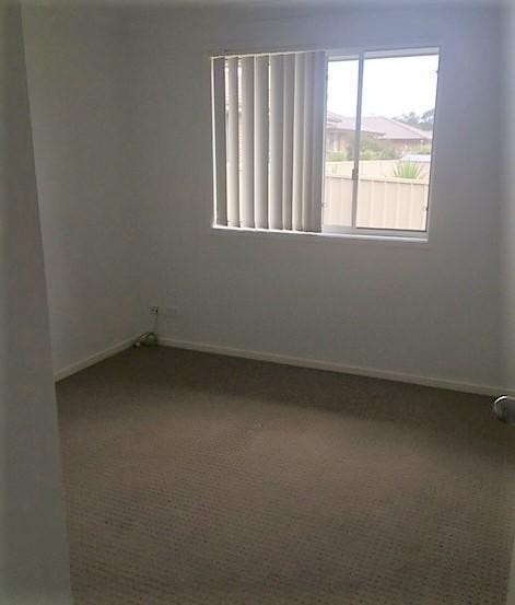 33 Kuttabul Road, Wadalba  nsw  2259-2