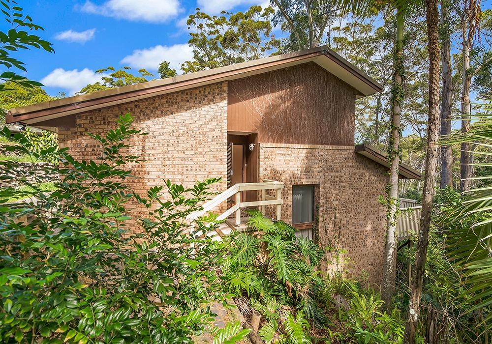12 Bellevue Crescent, North Avoca  nsw  2260-1