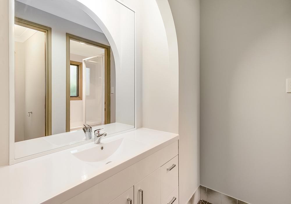 12 Bellevue Crescent, North Avoca  nsw  2260-2