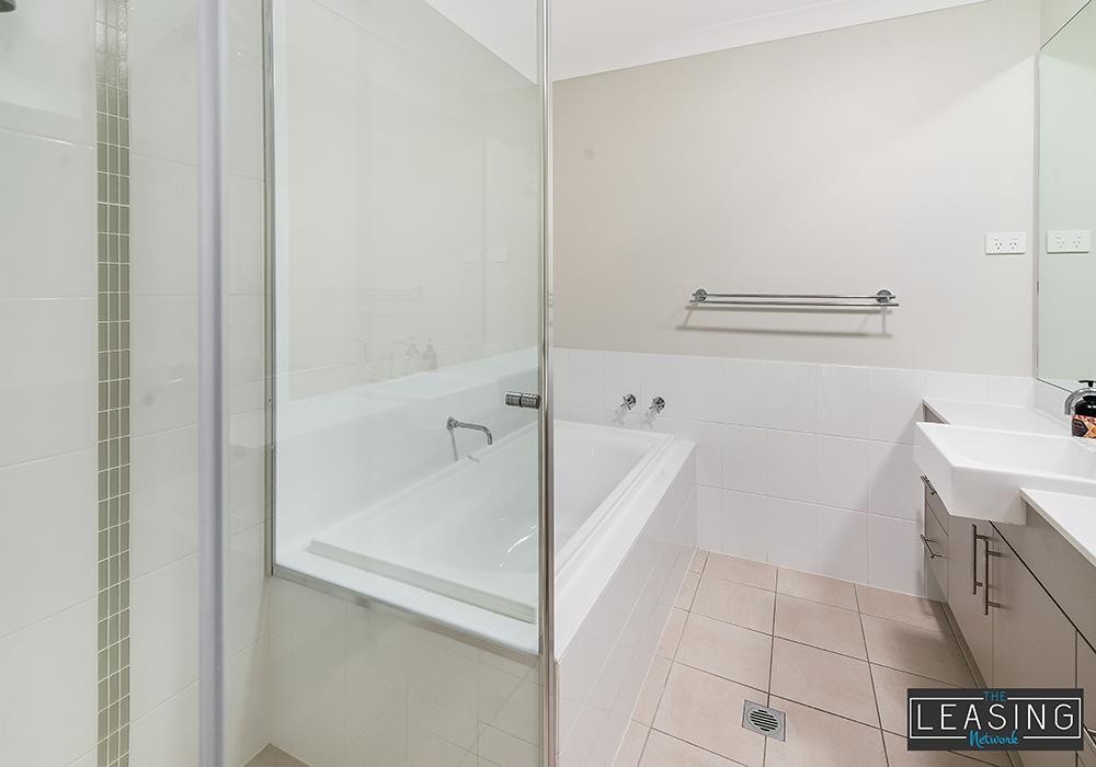 12 Jasper Avenue, Hamlyn Terrace  nsw  2259-2