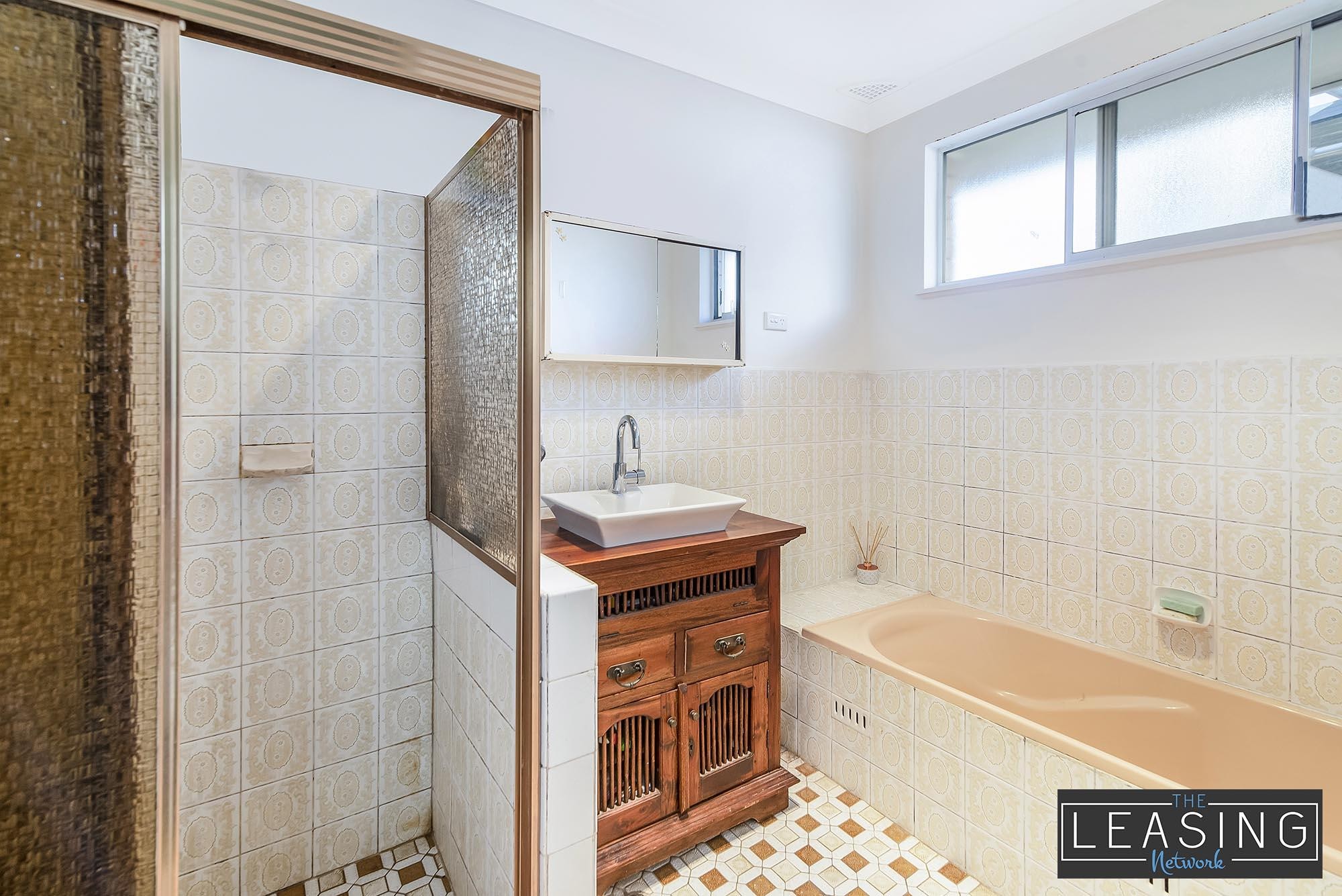 27 Balmoral Drive, Gorokan nsw 2263-2