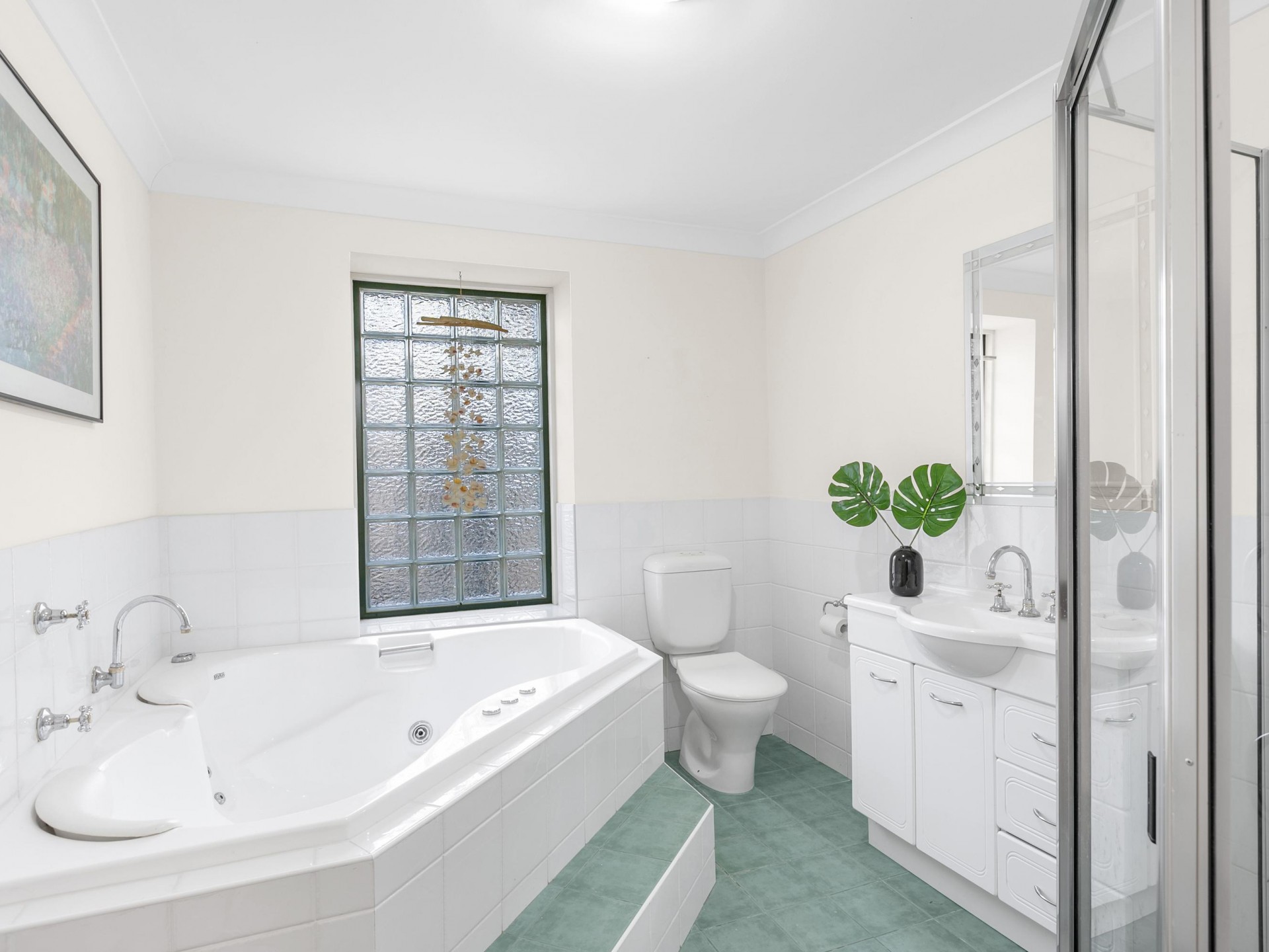 14 McKellar Boulevard, Blue Haven nsw 2262-2