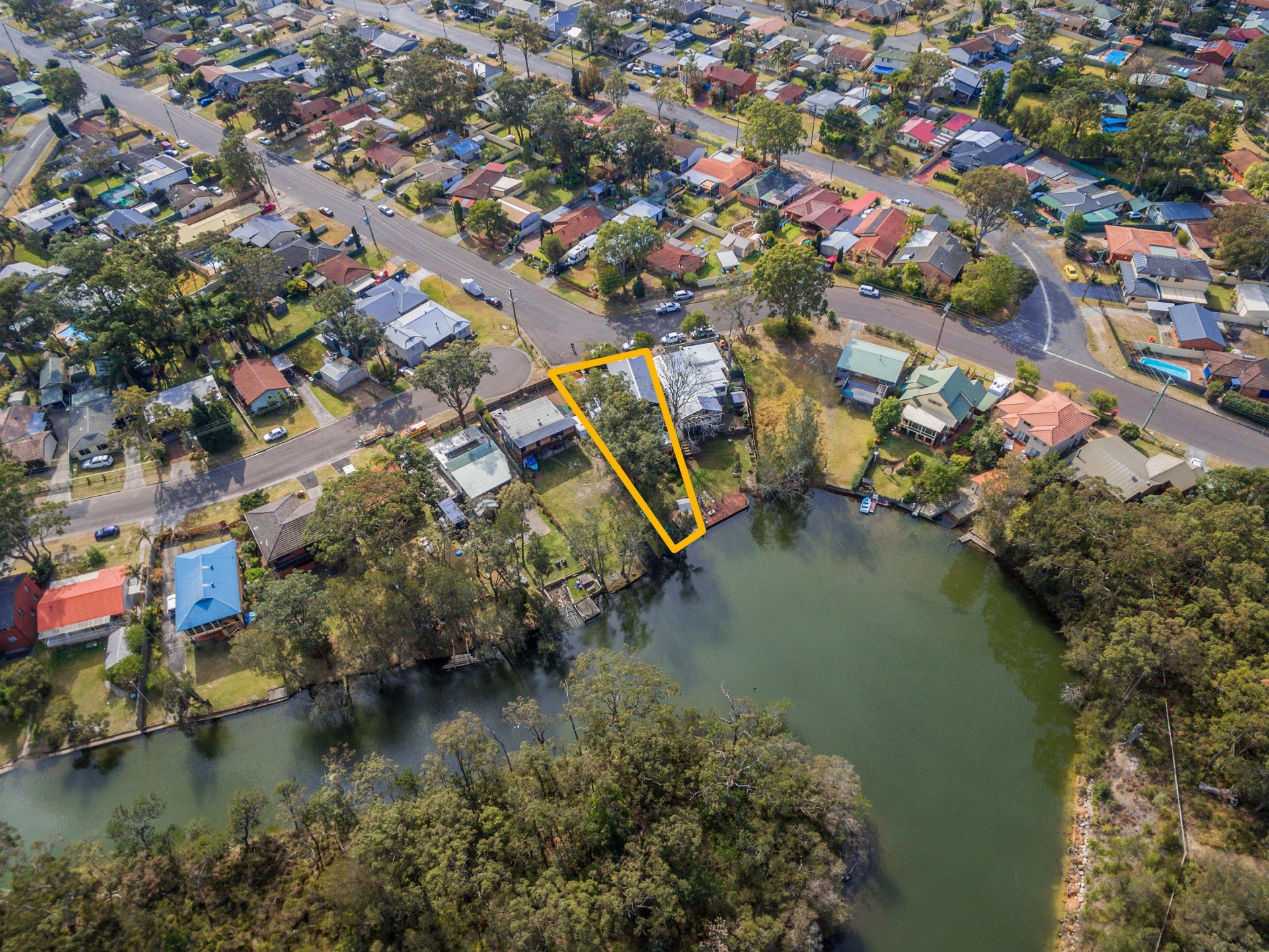 14 McKellar Boulevard, Blue Haven nsw 2262-2