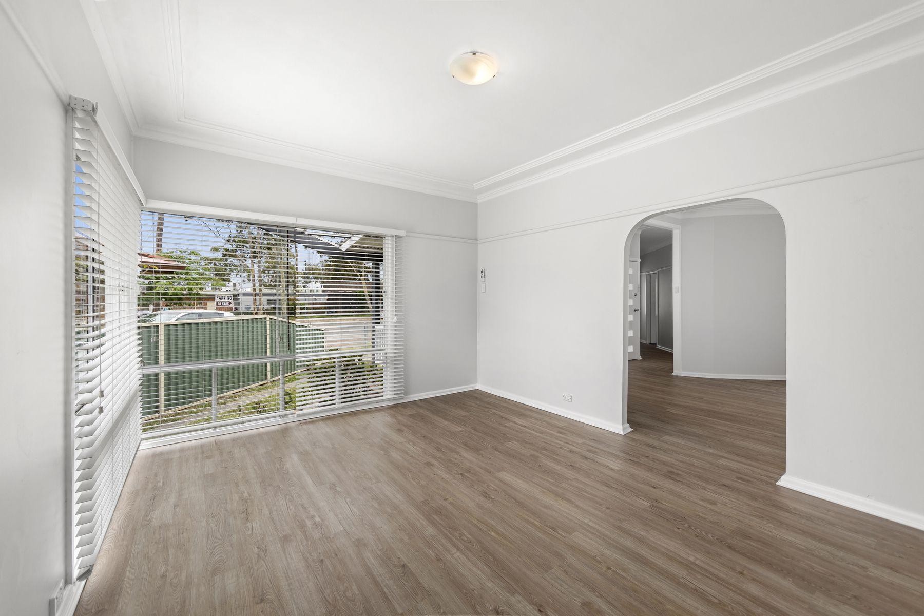 20 Wyreema Avenue, Charmhaven nsw 2263-2