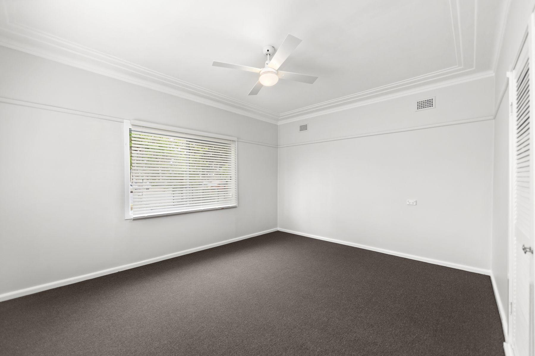 20 Wyreema Avenue, Charmhaven nsw 2263-2