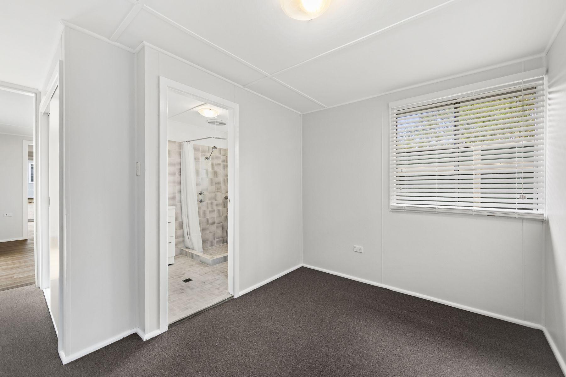 20 Wyreema Avenue, Charmhaven nsw 2263-2