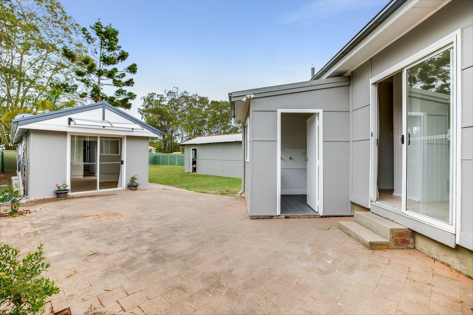20 Wyreema Avenue, Charmhaven nsw 2263-2