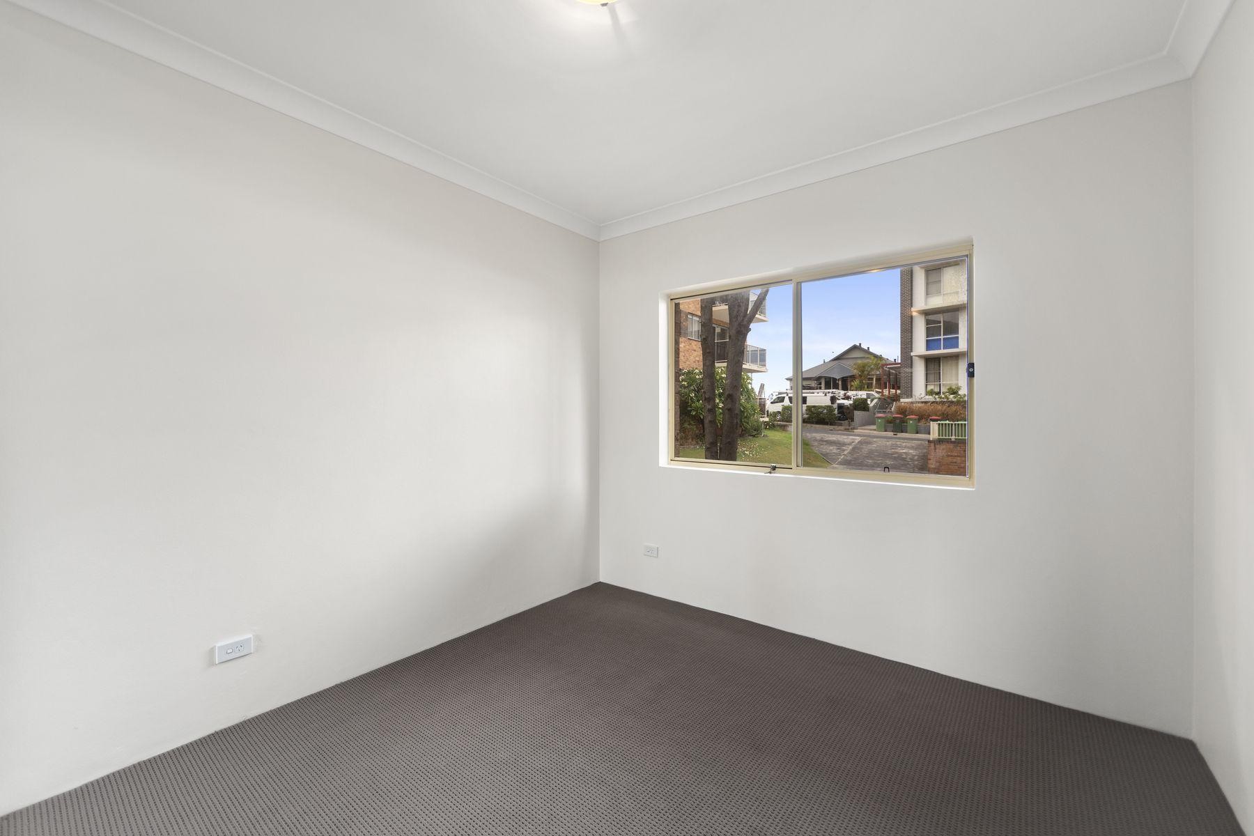 1/44 Frederick Street, Point Frederick nsw 2250-2